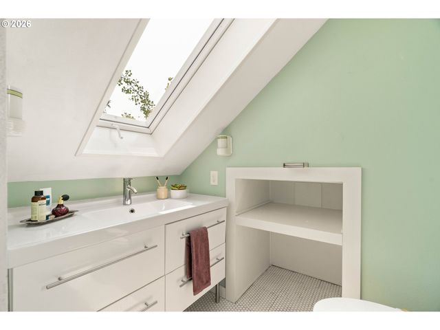 535 Se 70TH Ave, Portland, OR 97215
