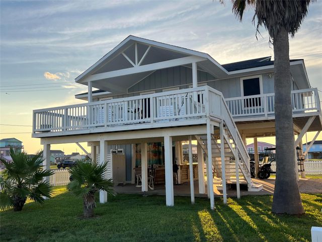 307 Angel Wing Street, Surfside Beach, TX 77541
