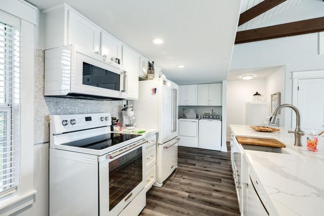 307 Angel Wing Street, Surfside Beach, TX 77541