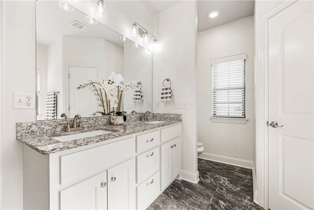 1041 W Ashmore Landing Loop, Centerton, AR 72719