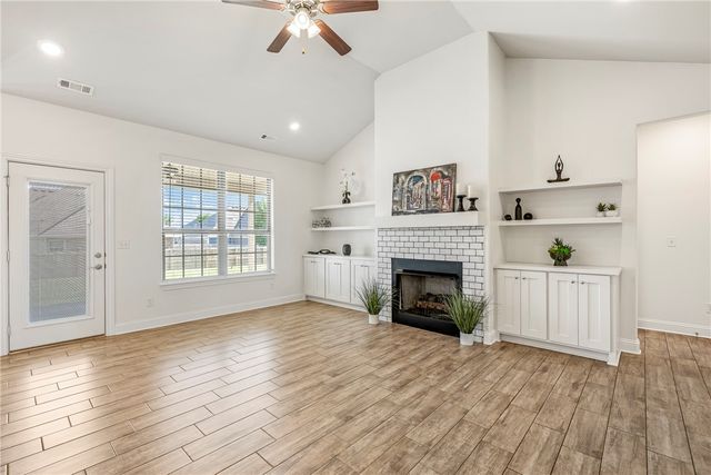 1041 W Ashmore Landing Loop, Centerton, AR 72719