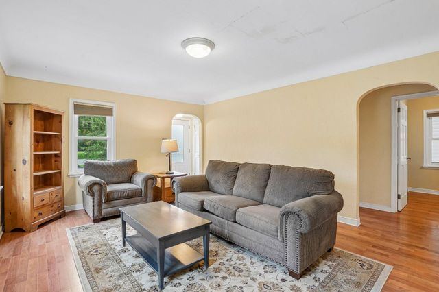 593 Century Avenue N, Maplewood, MN 55119