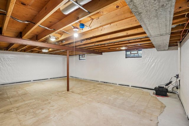 593 Century Avenue N, Maplewood, MN 55119