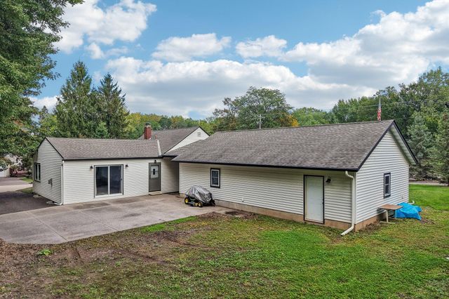 593 Century Avenue N, Maplewood, MN 55119