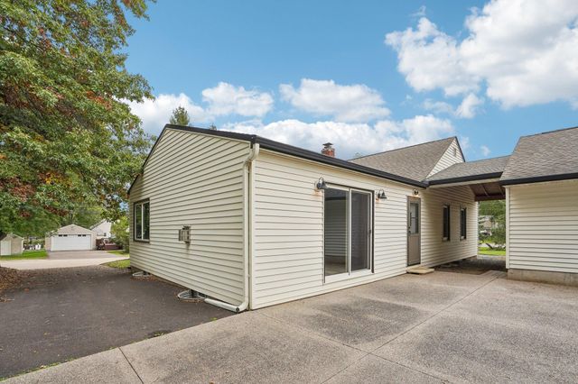 593 Century Avenue N, Maplewood, MN 55119