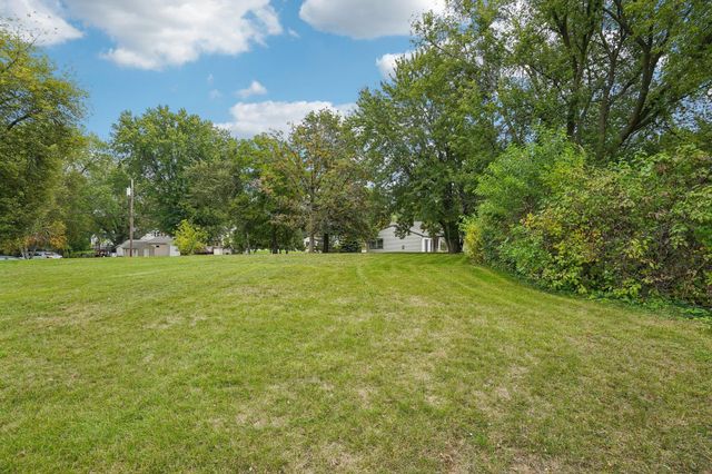 593 Century Avenue N, Maplewood, MN 55119