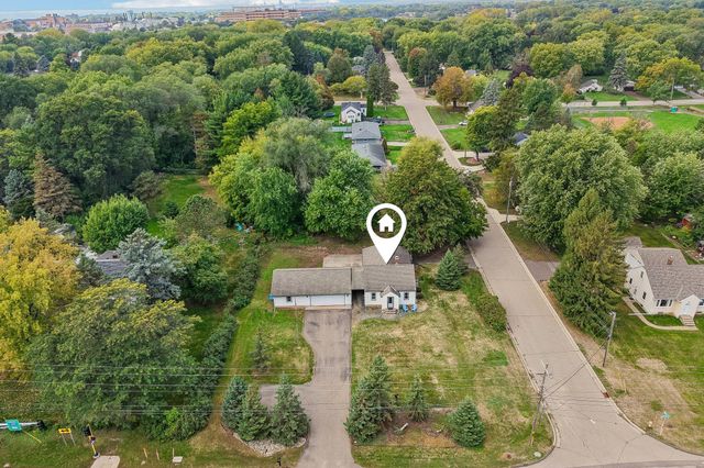 593 Century Avenue N, Maplewood, MN 55119