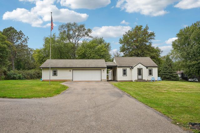 593 Century Avenue N, Maplewood, MN 55119