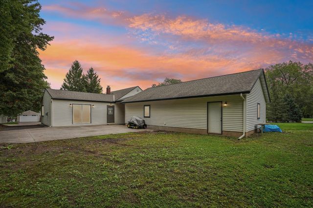 593 Century Avenue N, Maplewood, MN 55119