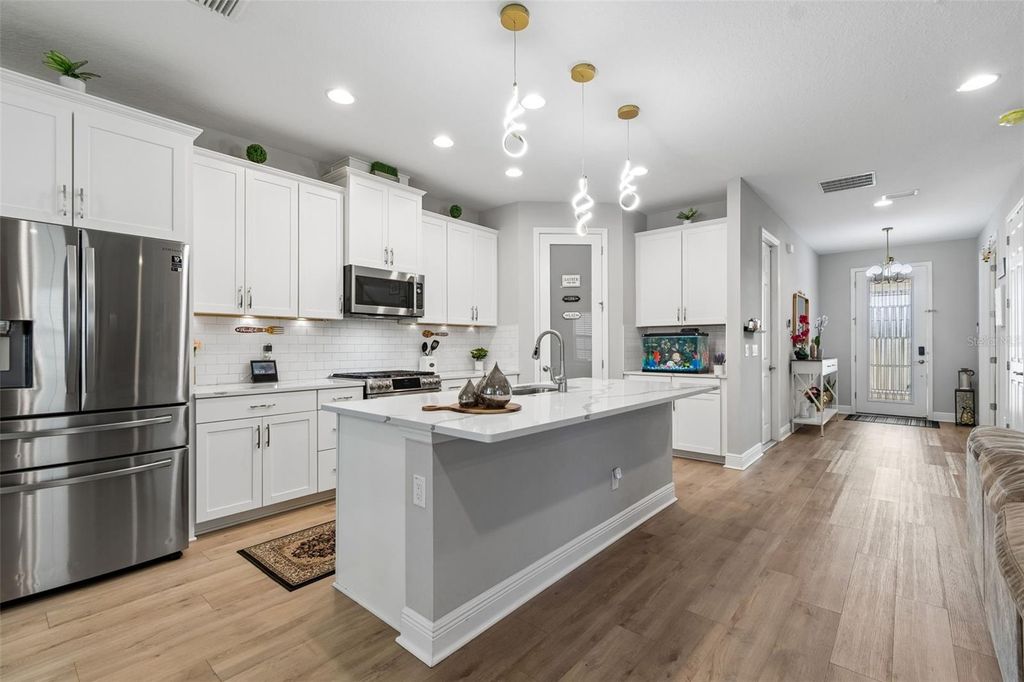 Image 11 of property listing at 4300 BURDICK LOOP, Odessa, FL 33556