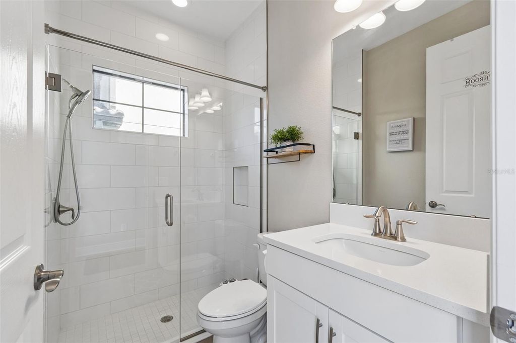 Image 15 of property listing at 4300 BURDICK LOOP, Odessa, FL 33556