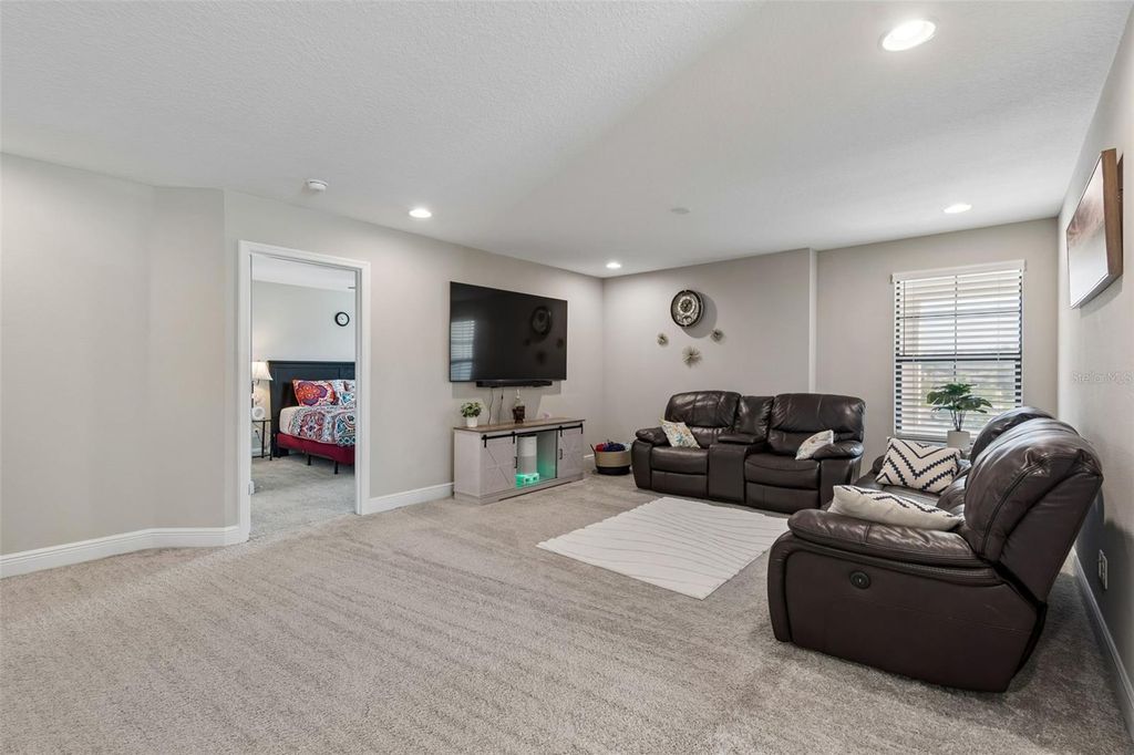 Image 16 of property listing at 4300 BURDICK LOOP, Odessa, FL 33556