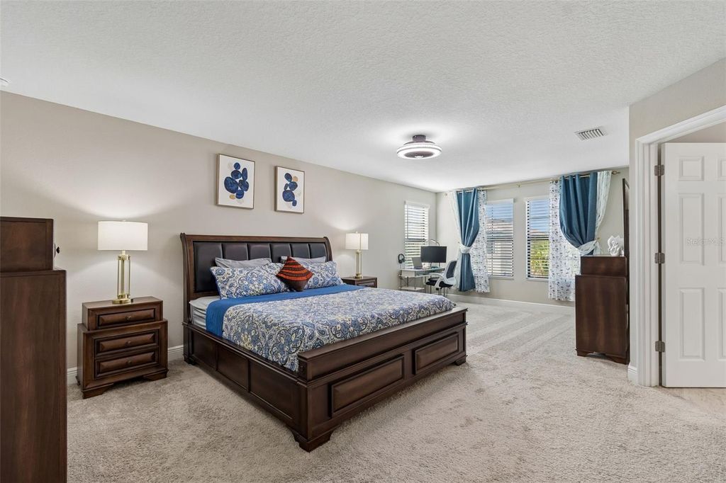 Image 17 of property listing at 4300 BURDICK LOOP, Odessa, FL 33556