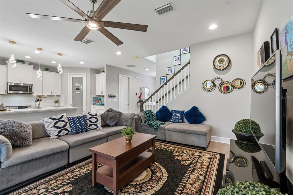 Image 7 of property listing at 4300 BURDICK LOOP, Odessa, FL 33556