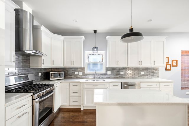 1109 N Karlov Avenue, Chicago, IL 60651