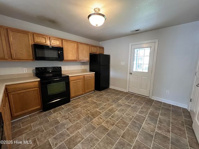 503 Springwood Drive, Jacksonville, NC 28546