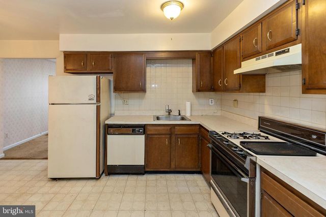 322 W WASHINGTON AVE, Magnolia, NJ 08049