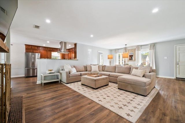 2265 PIKE WOOD DR, Germantown, TN 38138