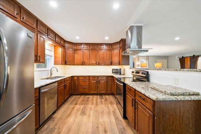 2265 PIKE WOOD DR, Germantown, TN 38138