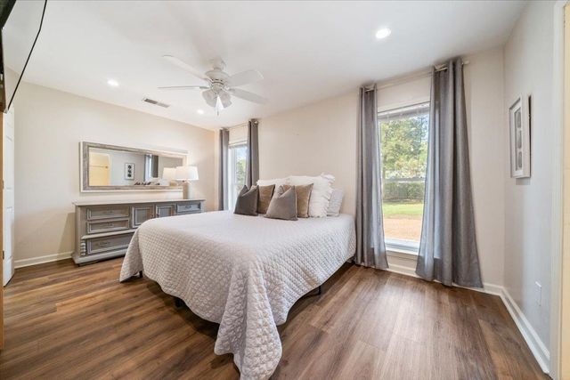 2265 PIKE WOOD DR, Germantown, TN 38138