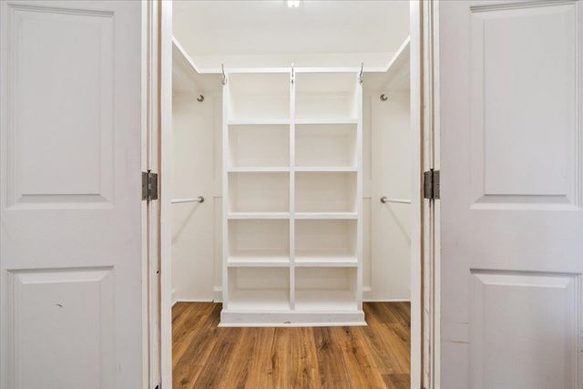 2265 PIKE WOOD DR, Germantown, TN 38138