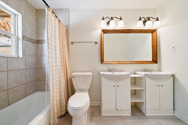 2265 PIKE WOOD DR, Germantown, TN 38138