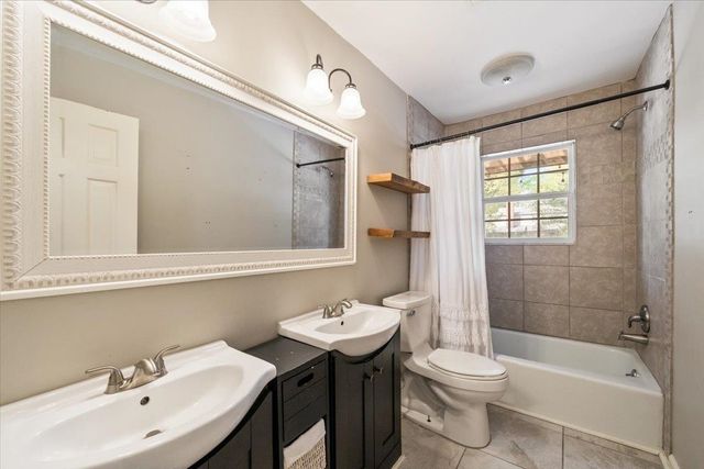 2265 PIKE WOOD DR, Germantown, TN 38138