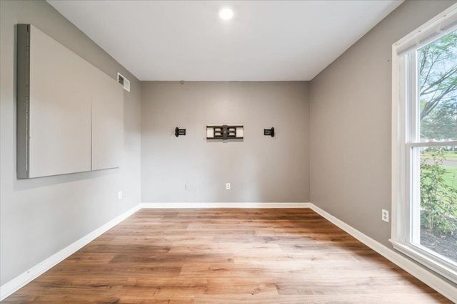 2265 PIKE WOOD DR, Germantown, TN 38138