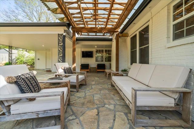 2265 PIKE WOOD DR, Germantown, TN 38138