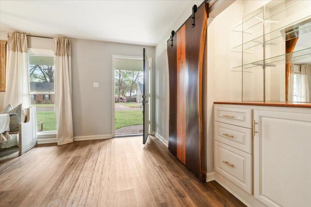 2265 PIKE WOOD DR, Germantown, TN 38138