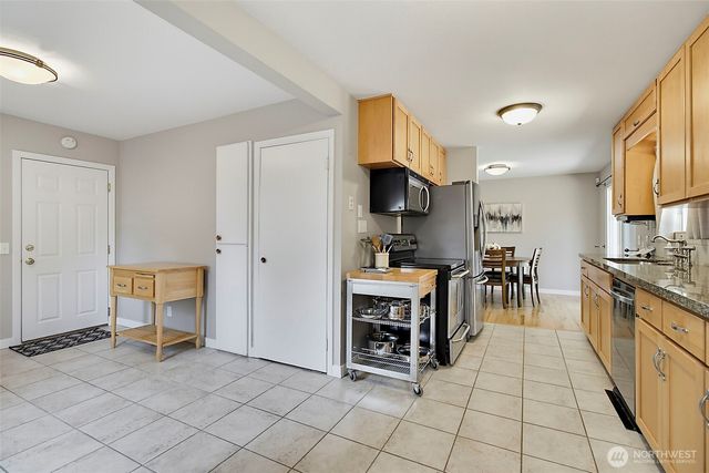 26204 SE 224th Street, Maple Valley, WA 98038