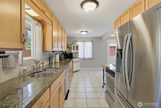 26204 SE 224th Street, Maple Valley, WA 98038