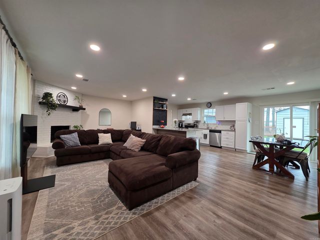 9 Palmer Drive, Conway, AR 72032