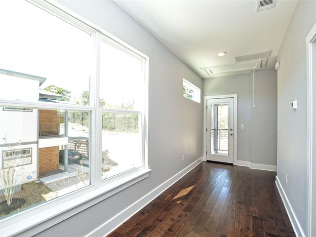 1130 Lott Ave B, Austin, TX 78721