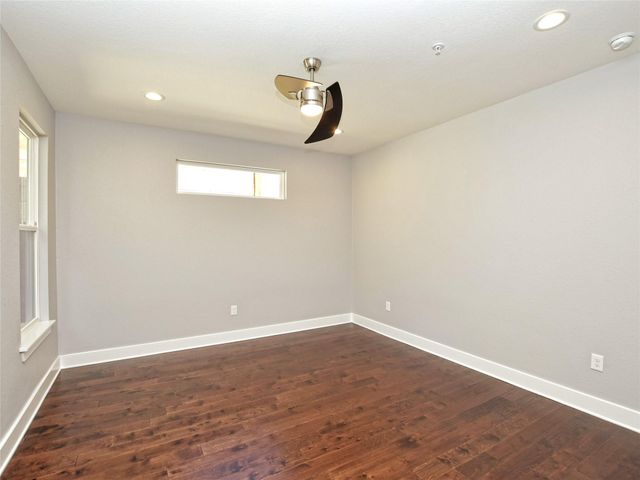 1130 Lott Ave B, Austin, TX 78721