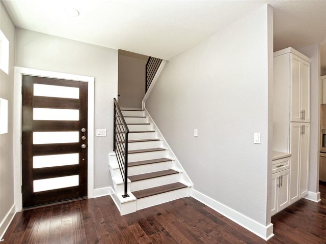 1130 Lott Ave B, Austin, TX 78721