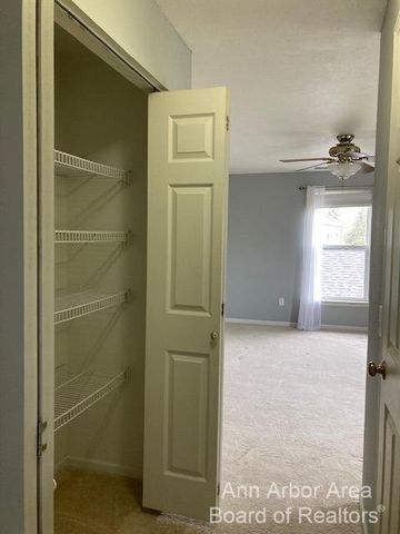 1635 Weatherstone Drive, Ann Arbor, MI 48108