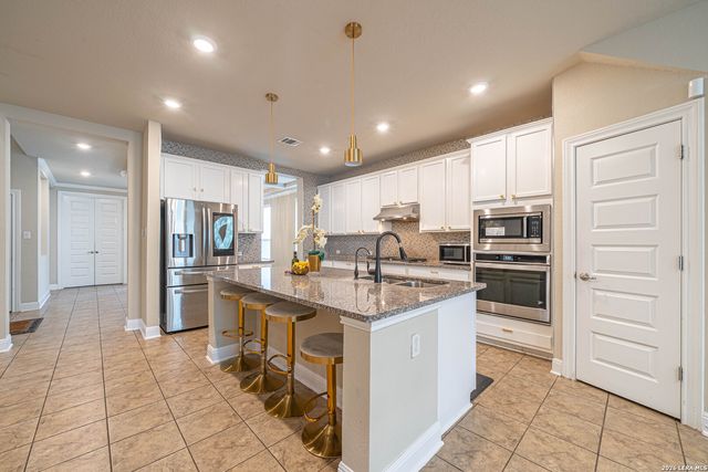 19111 MOUNTAIN PL, San Antonio, TX 78259