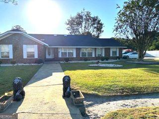102 Pine Grove Drive, Savannah, GA 31419
