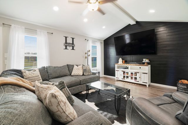 324 Private Road 43790, Paris, TX 75462