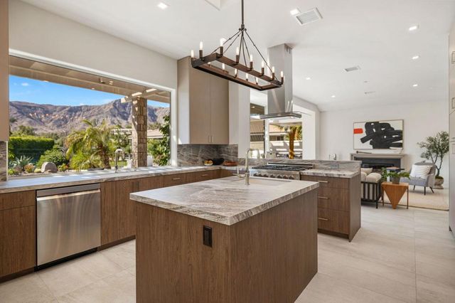 9 Regency Drive, Rancho Mirage, CA 92270