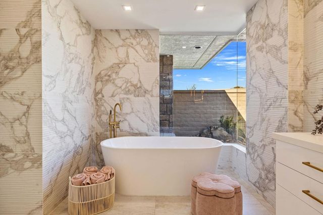 9 Regency Drive, Rancho Mirage, CA 92270