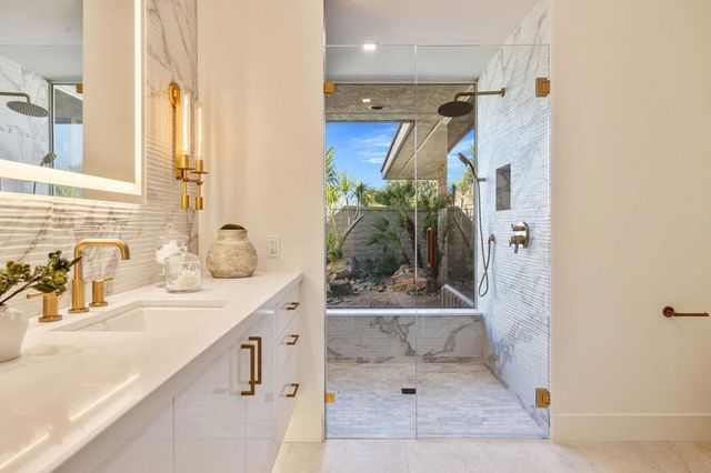 9 Regency Drive, Rancho Mirage, CA 92270