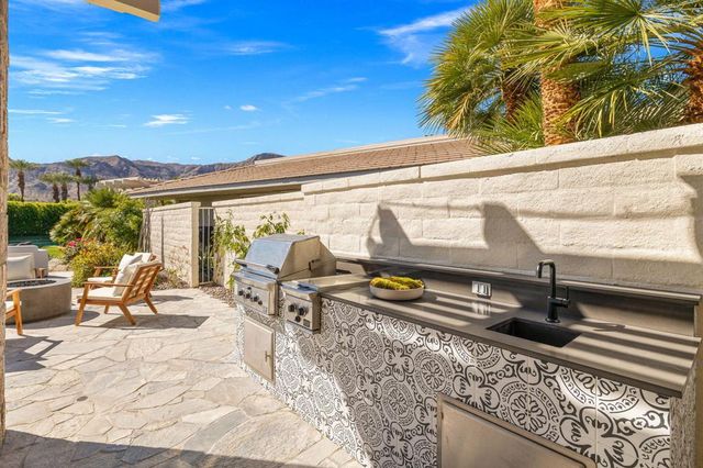 9 Regency Drive, Rancho Mirage, CA 92270