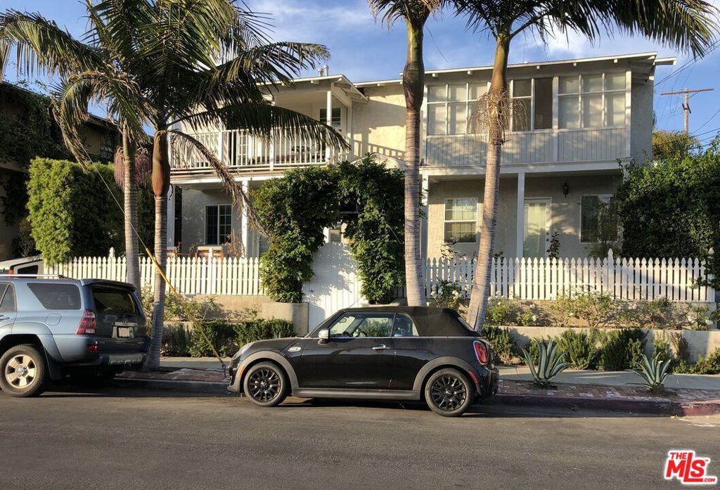 252 Hampton Drive, Venice, CA 90291