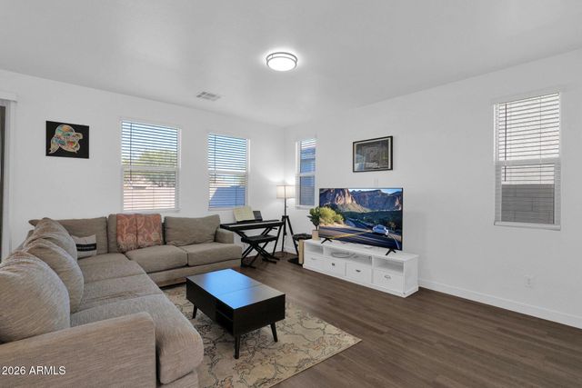 5814 S DAISY PATCH Place, Phoenix, AZ 85040