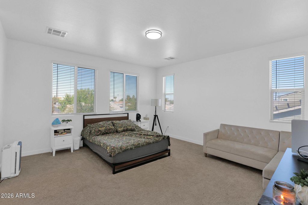 Image 21 of property listing at 5814 S DAISY PATCH Place, Phoenix, AZ 85040