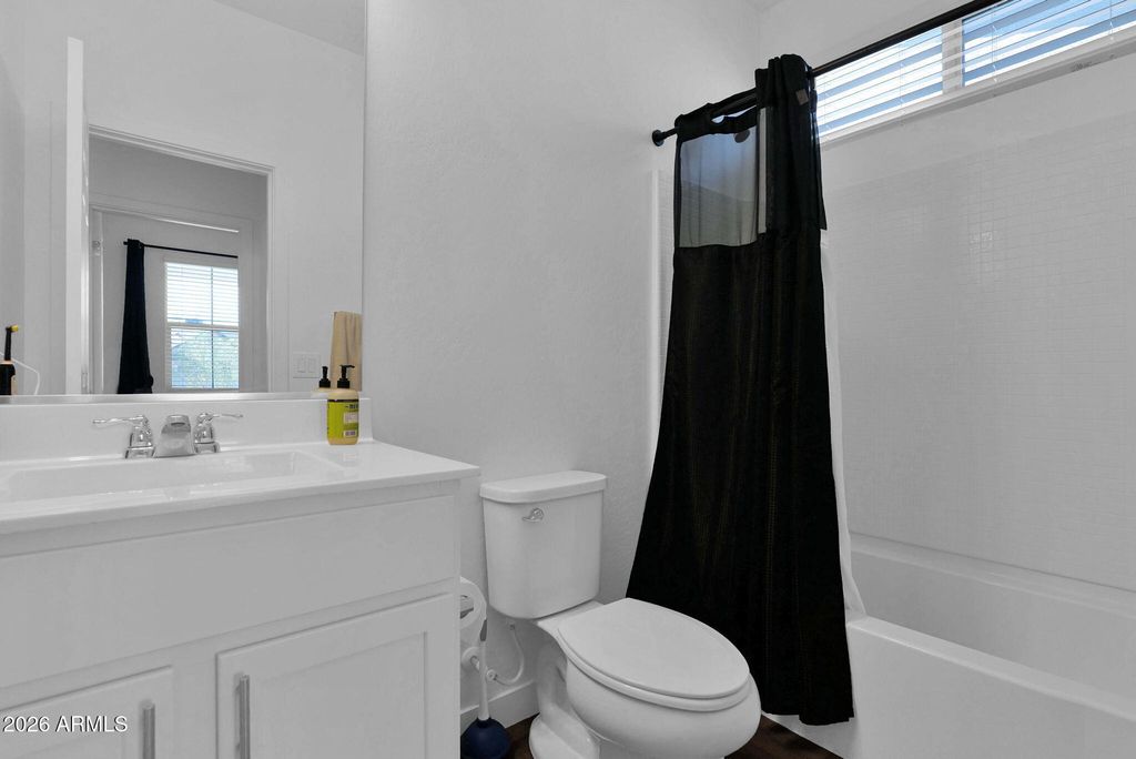 Image 27 of property listing at 5814 S DAISY PATCH Place, Phoenix, AZ 85040