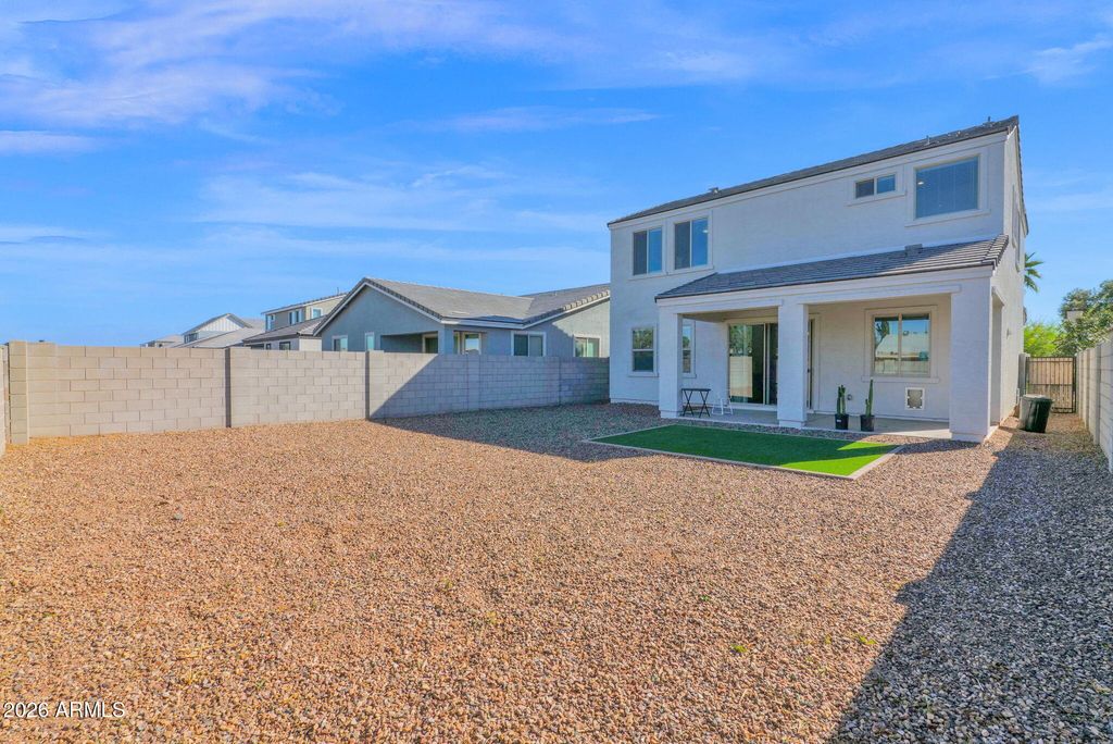 Image 33 of property listing at 5814 S DAISY PATCH Place, Phoenix, AZ 85040