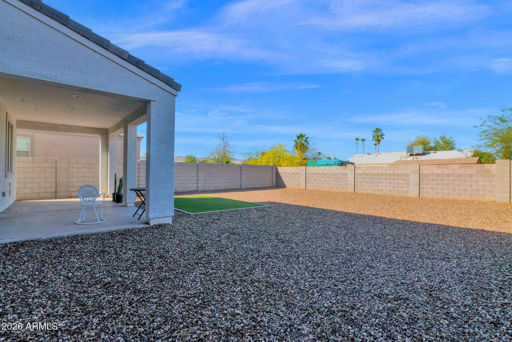 Image 36 of property listing at 5814 S DAISY PATCH Place, Phoenix, AZ 85040